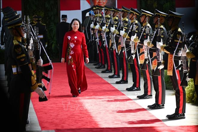 Vizestaatspräsidentin Vo Thi Anh Xuan verstärkt multilaterale Zusammenarbeit in Indonesien - ảnh 1