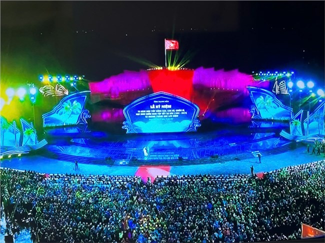 Treffen zum 70. Jahrestag der Aufnahme von Beamten, Soldaten und Schülern des Südens für Aufgaben in Nordvietnam - ảnh 1