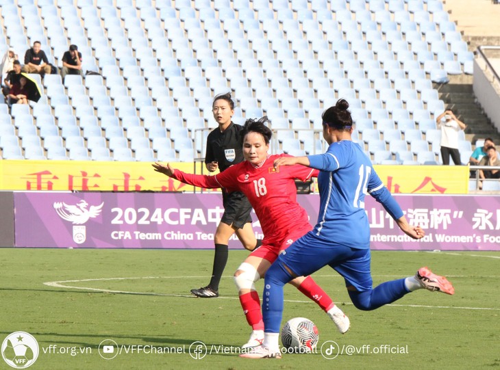 Vietnams Fußballnationalmannschaft der Frauen belegt den 2. Platz beim Freundschaftsturnier in Chongqing - ảnh 1