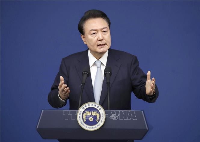 Südkorea: Polizei soll Haftbefehl gegen den Präsident Yoon Suk-yeol vollstrecken - ảnh 1