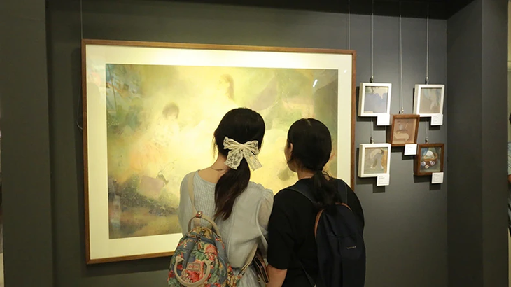 Ausstellung „Die Jugendzeit” der jungen Maler der drei Regionen  - ảnh 1