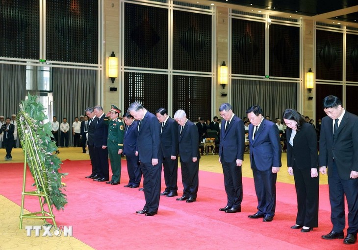 KPV-Generalsekretär To Lam reist nach Laos für die Trauerfeier von Khamtay Siphandone - ảnh 1