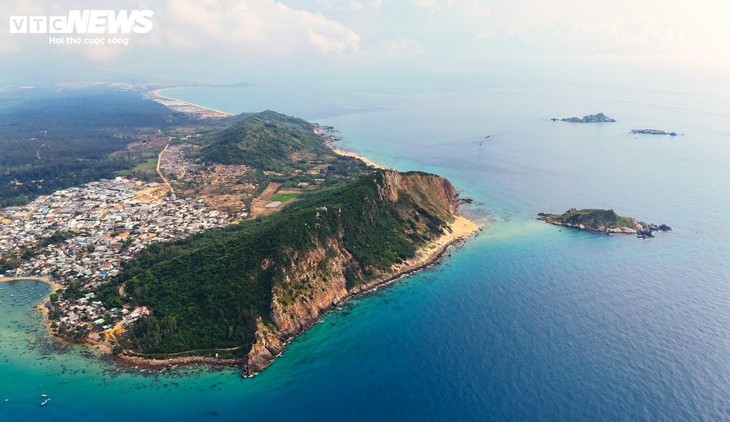 Ursprüngliche Schönheit und mysteriöse Geschichte über Vi-Rong-Kappe in Binh Dinh - ảnh 1