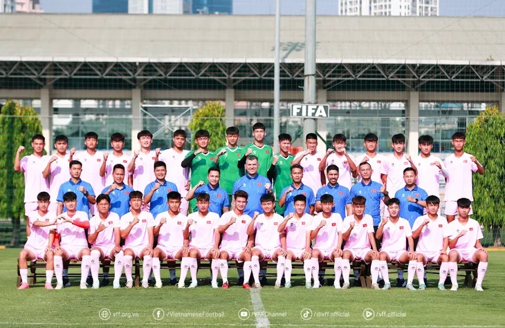 U16-Team Vietnams zeigt Bereitschaft für internationales Fußballfreundschaftsturnier in der Inneren Mongolei - ảnh 1