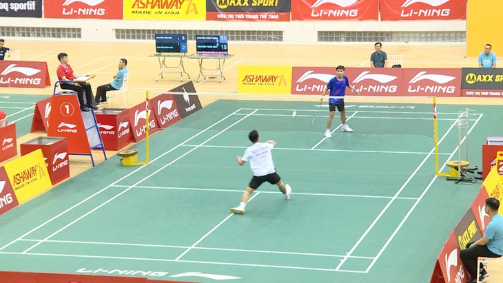 110 Spieler treten bei nationaler Badminton-Mannschaftsmeisterschaft 2025 an - ảnh 1