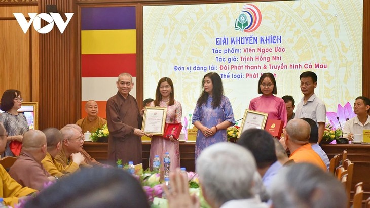 VOV-Auslandskanal gewinnt zwei buddhistische Pressepreise  - ảnh 2