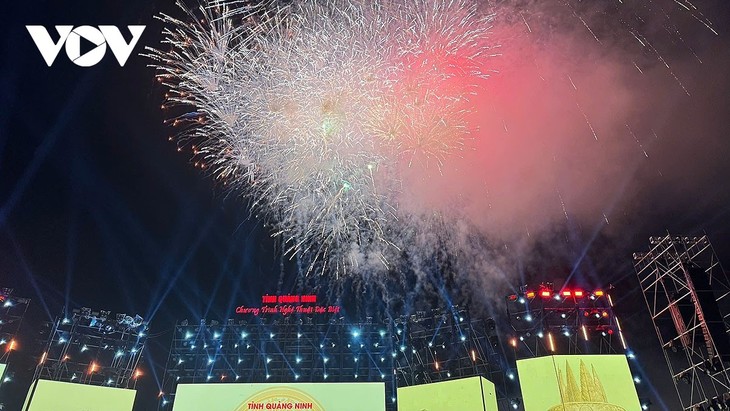 Fast 60 Feuerwerkauftritte Quang Ninh bis Ende des Jahres  - ảnh 1