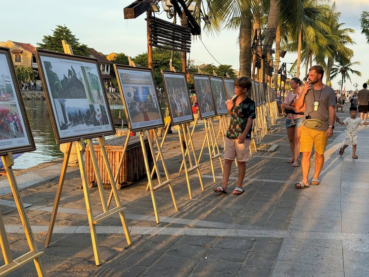Fotoausstellung „Ethnien – Glaube und Erbe“ - ảnh 1