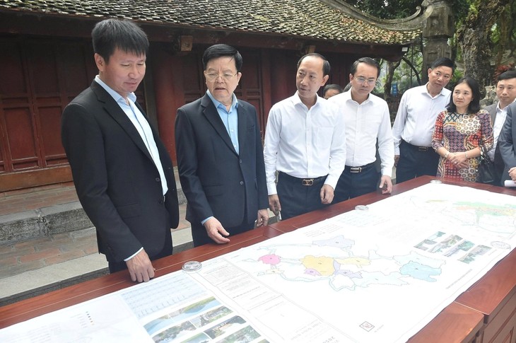 Vizepremierminister Mai Van Chinh überprüft die Planung des Landschaftskomplexes Trang An - ảnh 1