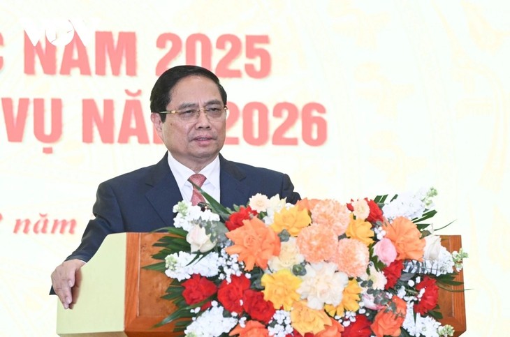 Premierminister Pham Minh Chinh nimmt an Konferenz zur Bewertung der Arbeit des Bauministeriums teil - ảnh 1