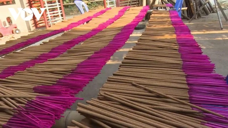 Bewahrung des Räucherstäbchen-Handwerks der Tay in Thai Nguyen - ảnh 2