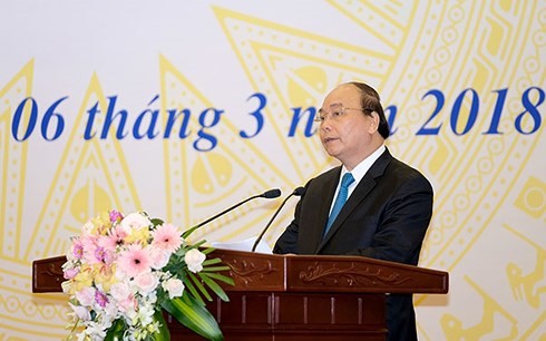 PM asks for early risk warning system for financial market - ảnh 1