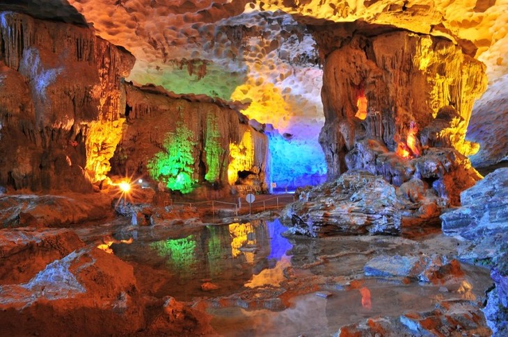 Ha Long Bay - ảnh 2