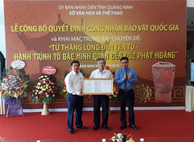 Dau Ram ceramic vase, Ngoa Van golden box recognized as national treasures - ảnh 2