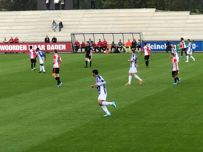 Heerenveen coach: ‘We want to make Van Hau a cornerstone of Heerenveen’ - ảnh 1