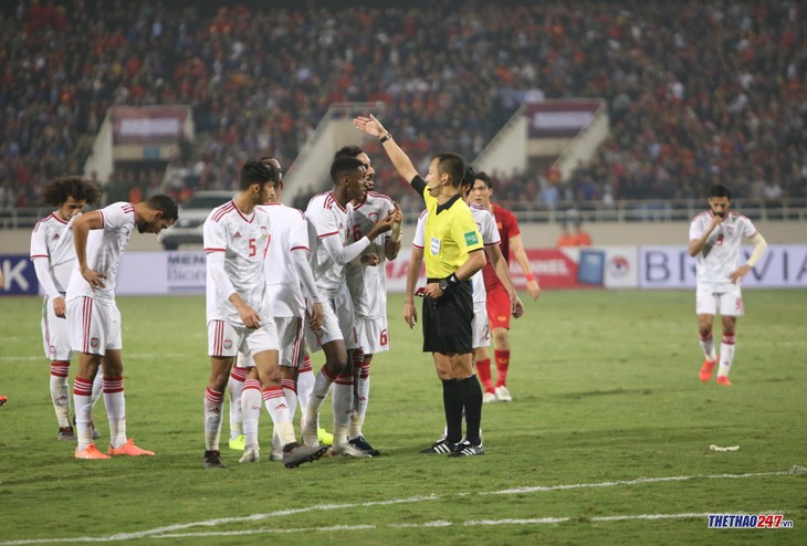 UAE coach: ‘I’ve never seen any referee issue a red card so quickly’ - ảnh 1