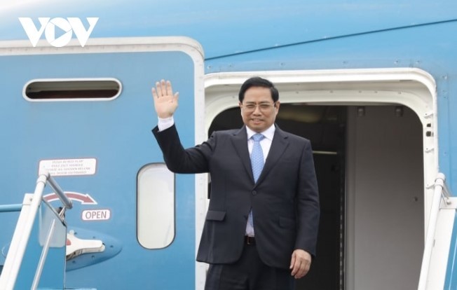 PM arrives in Tokyo, beginning official visit to Japan - ảnh 1