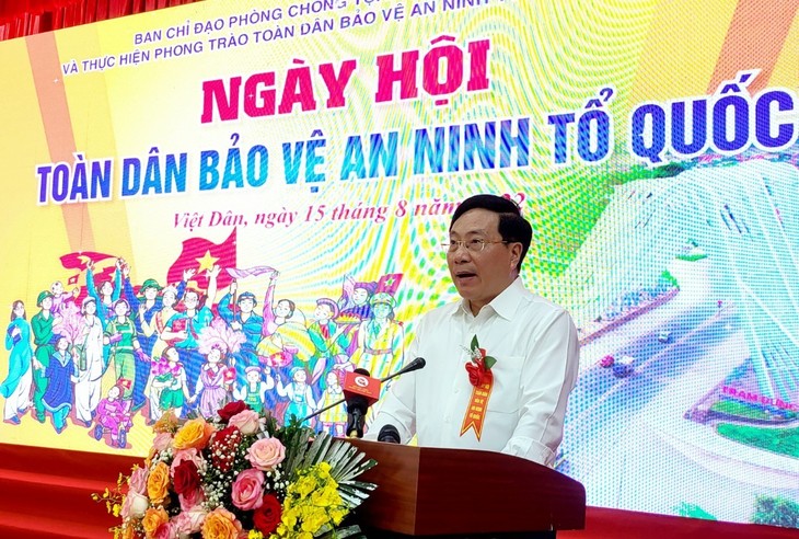 Deputy PM defines safeguarding national security as responsibility of entire political system, peopl - ảnh 1