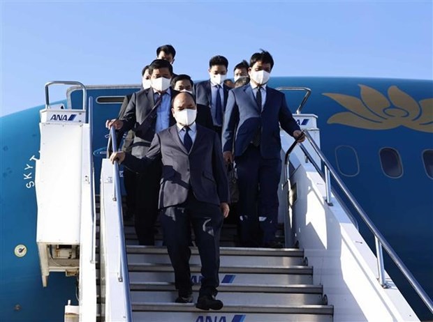 President arrives in Tokyo for late Japanese PM's funeral  ​ - ảnh 1