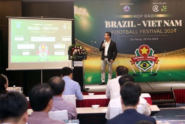 Brazilian football legends to land in Da Nang - ảnh 1