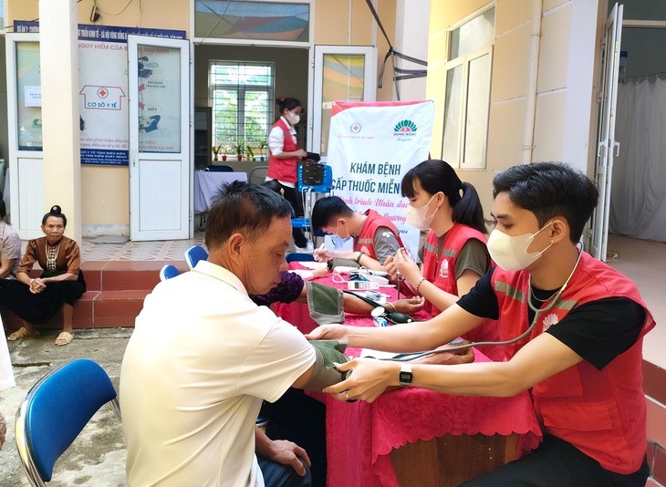 “Journey of Compassion - Sharing Love” program supports disadvantaged people in Dien Bien, Son La - ảnh 1