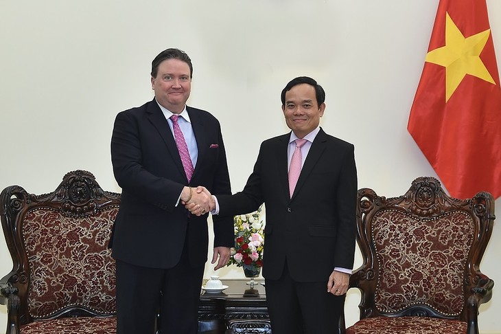 Deputy PM receives US Ambassador to Vietnam - ảnh 1