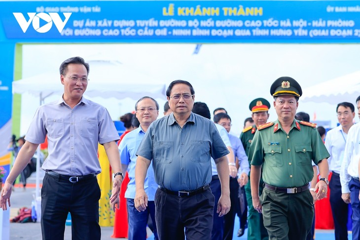 Road connecting Hanoi-Hai Phong, Cau Gie-Ninh Binh expressways inaugurated   - ảnh 1