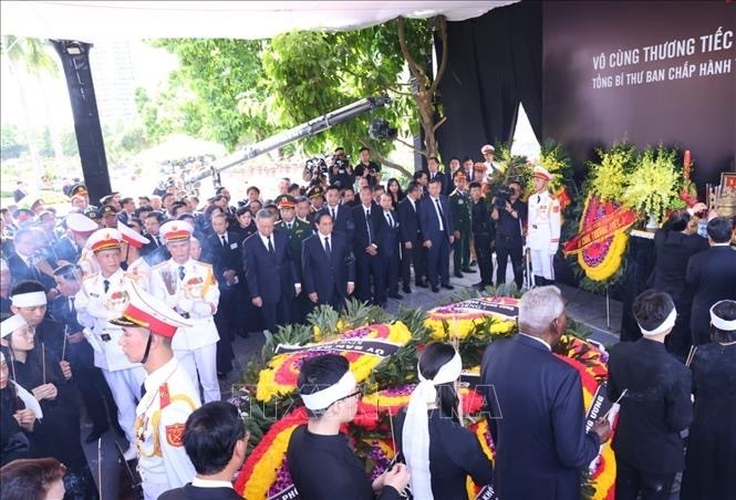 Party General Secretary Nguyen Phu Trong laid to rest at Hanoi’s Mai Dich Cemetery - ảnh 1