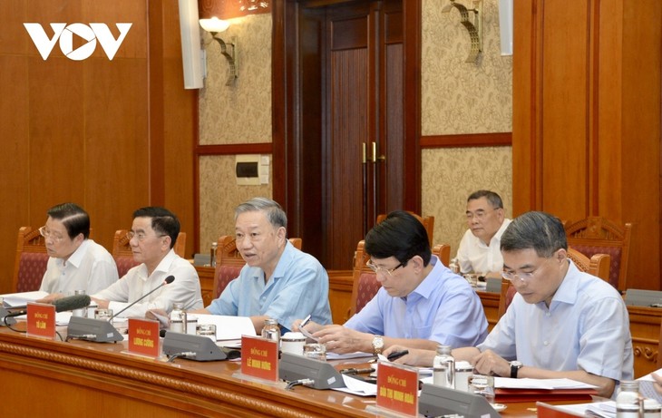 Top leader chairs meeting on documents for 14th National Party Congress  - ảnh 1