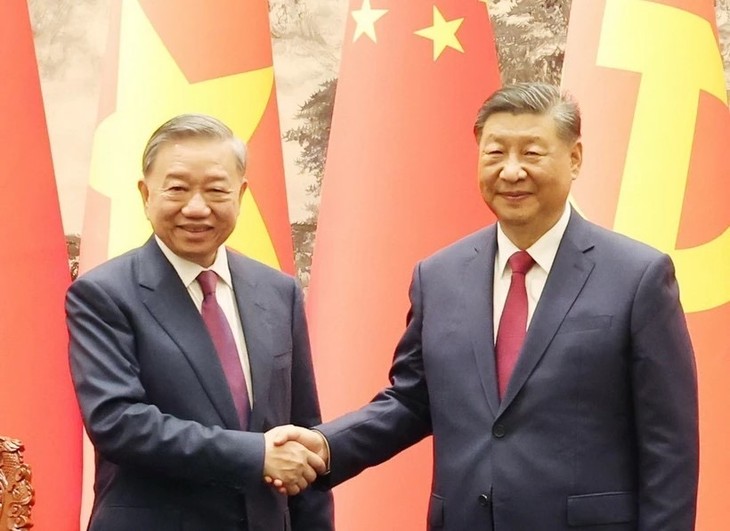 Vietnam, China issue joint statement on strengthening partnership  - ảnh 1