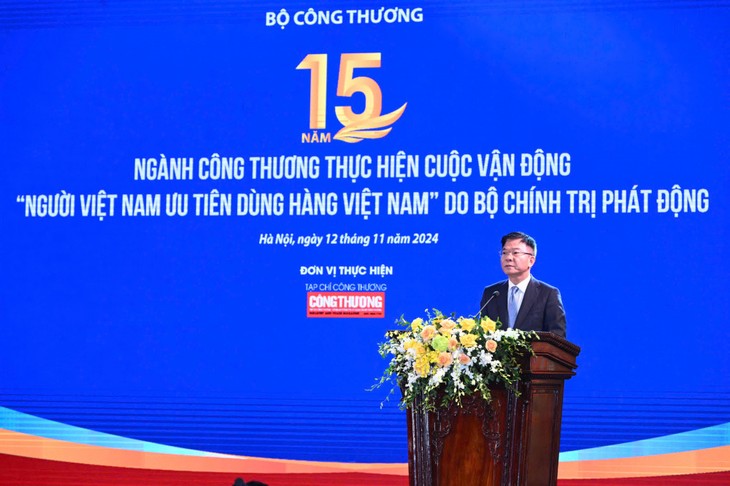 15 years of “Vietnamese people prioritize Vietnamese goods” campaign celebrated  - ảnh 1