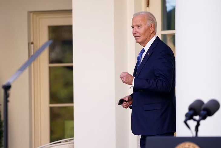 Biden readies 725 million USD arms aid package for Ukraine, sources say - ảnh 1