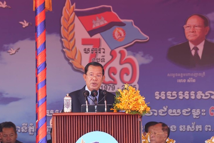 Cambodia commemorates 46 years of victory over Khmer Rouge regime  - ảnh 1