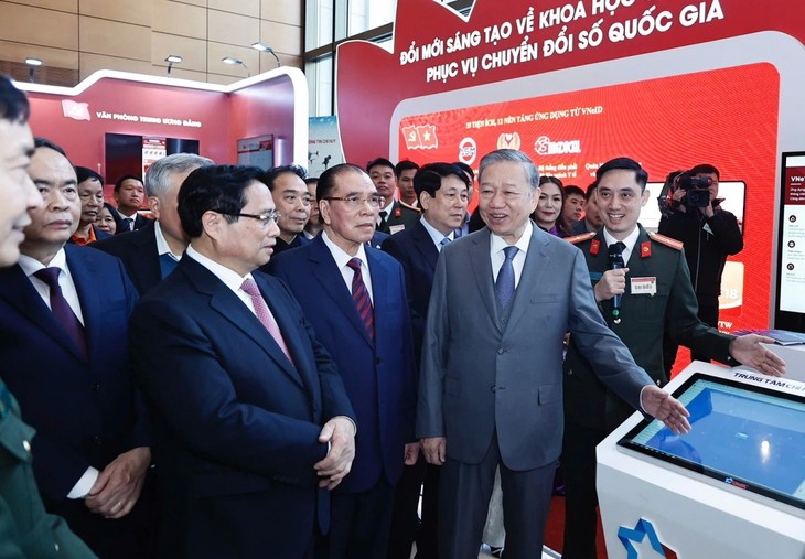 Science and technology serves as the cornerstone for Vietnam's development: Party leader  - ảnh 1