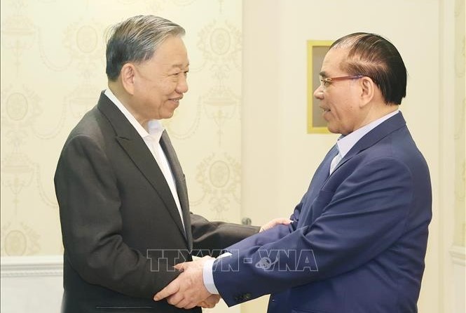 Party General Secretary honors legacy of former leaders    - ảnh 1