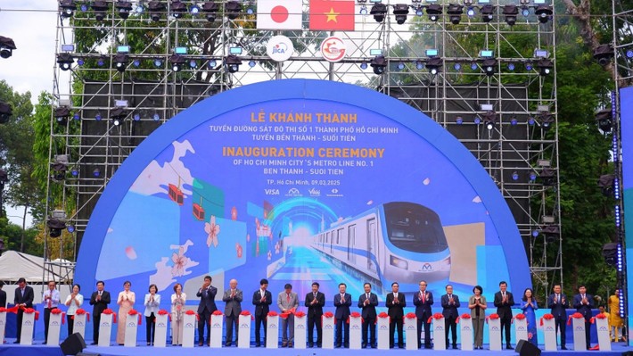 HCM City’s Metro Line 1 officially inaugurated - ảnh 1