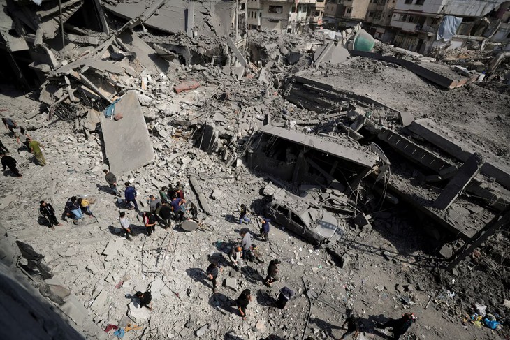 Israeli strikes kill over 400 in Gaza, say Palestinians, threatening total truce collapse - ảnh 1