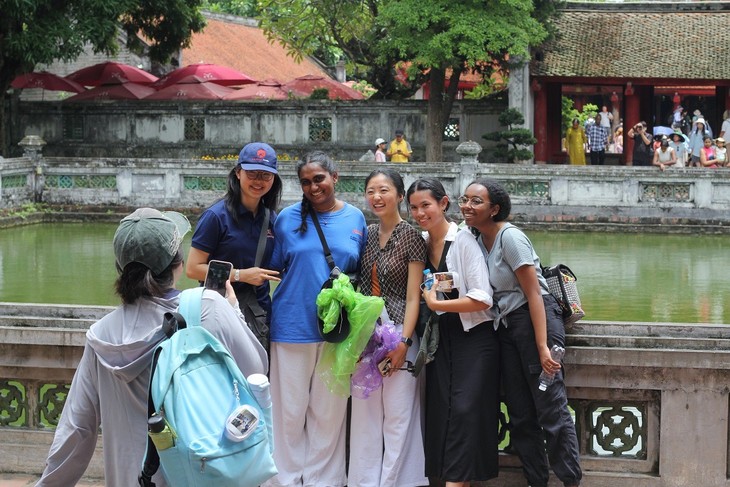 Vietnam welcomes record number of foreign arrivals in Q1 - ảnh 1