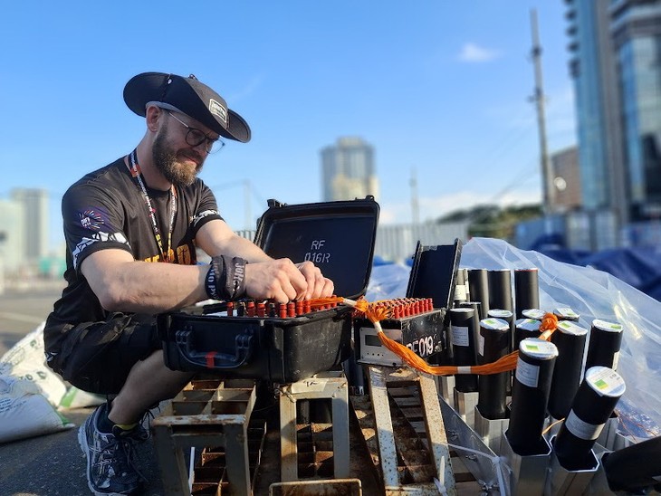 Da Nang International Fireworks Festival 2025 kicks off - ảnh 2