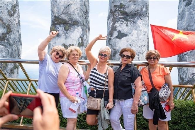“Vietnam is calling” trend goes viral, boosts global tourism interest - ảnh 1