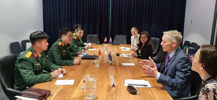 Vietnam, Australia sign three-year peacekeeping implementation plan - ảnh 1