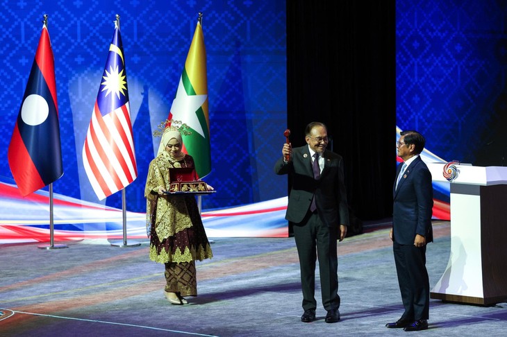 Vietnam plays active role as ASEAN Summit wraps up in Malaysia - ảnh 1