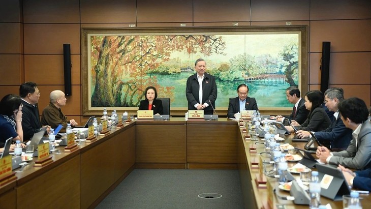 Lawmakers discuss national target programs on education, healthcare for 2026-2035 - ảnh 1