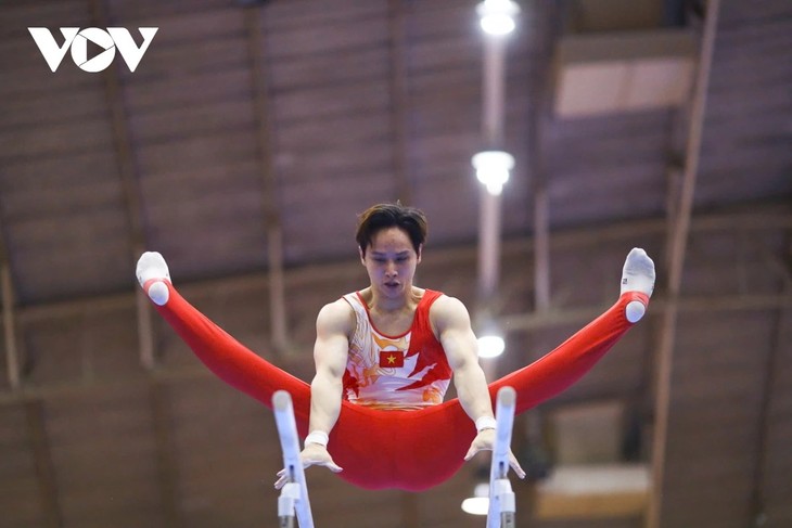 Vietnam secures more golds at SEA Games 33 - ảnh 2