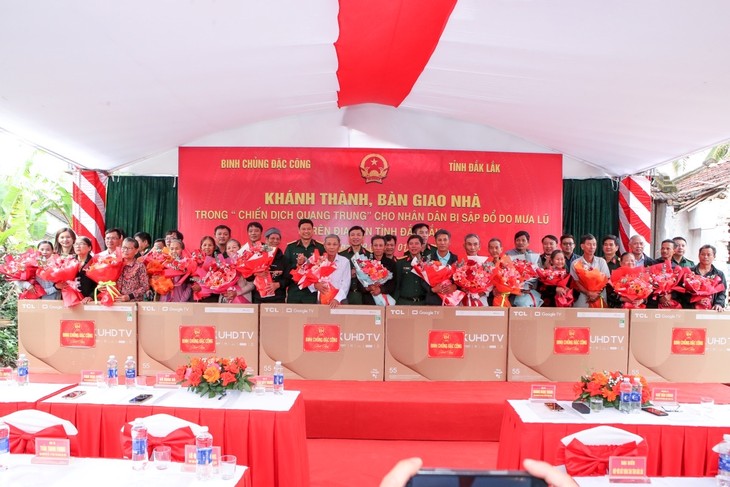 Special Forces hand over homes to flood-hit households in Dak Lak - ảnh 1