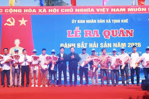 Quang Ngai treats fight against IUU fishing as urgent political task - ảnh 1