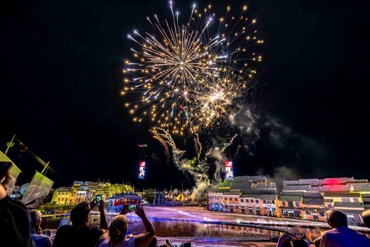 Hoi An dazzles at opening of Light and Heritage Festival - ảnh 1