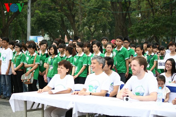 เวียดนามขานรับ Earth Day 2013 - ảnh 2