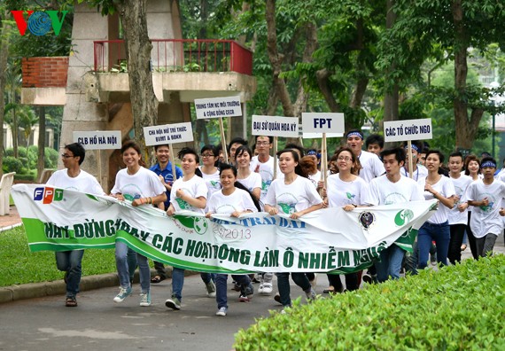 เวียดนามขานรับ Earth Day 2013 - ảnh 3