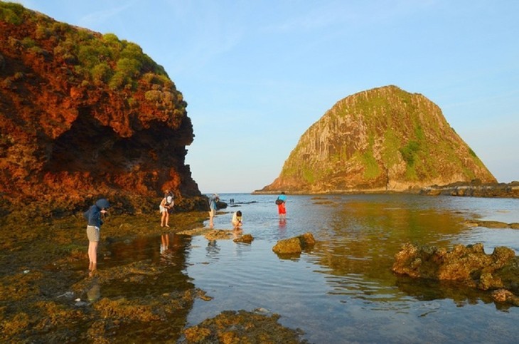 ความสวยงามของเกาะเอี๊ยนในจังหวัดฟู้เอียน  - ảnh 8